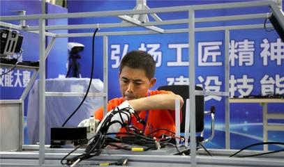 德陽五名技能人才榮獲“四川省技術(shù)能手”稱號，最年輕者23歲凸顯實(shí)踐教學(xué)平臺(tái)成效